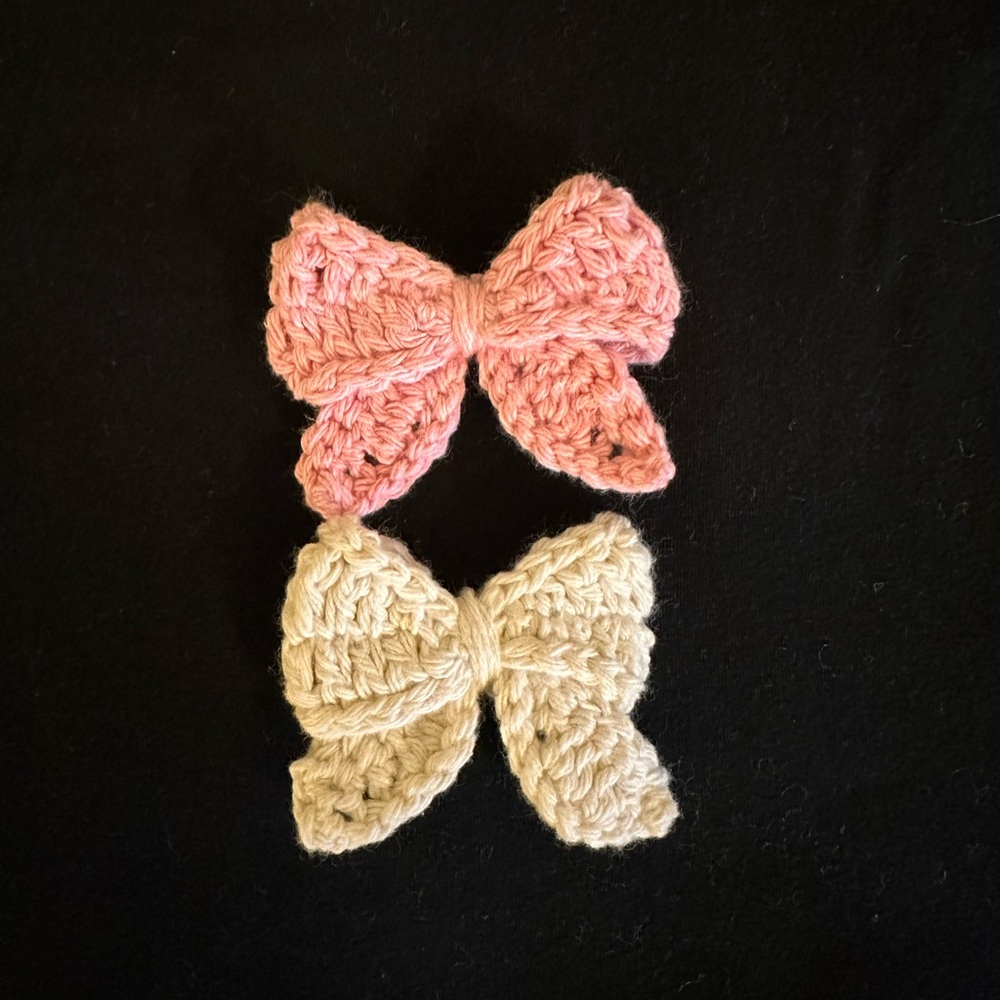 Cute crochet bows